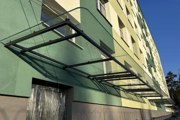 Стеклянные козырьки и навесы Стеклянный козырек №3-2