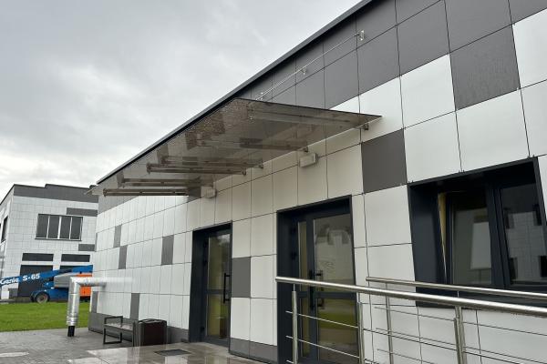 Стеклянные козырьки и навесы Стеклянный козырек №4