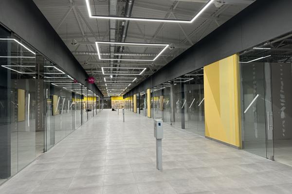 Цельностеклянные торговые перегородки ТП-3-1