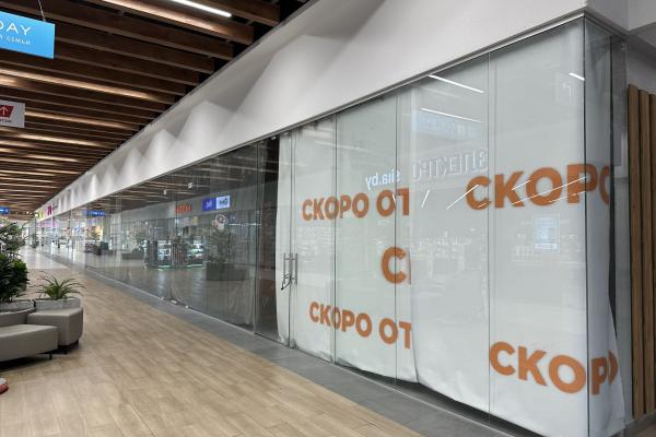 Цельностеклянные торговые перегородки ТП-6